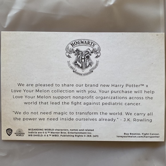 Love Your Melon Harry Potter Hufflepuff Black Pom Beanie - Picture 4 of 4